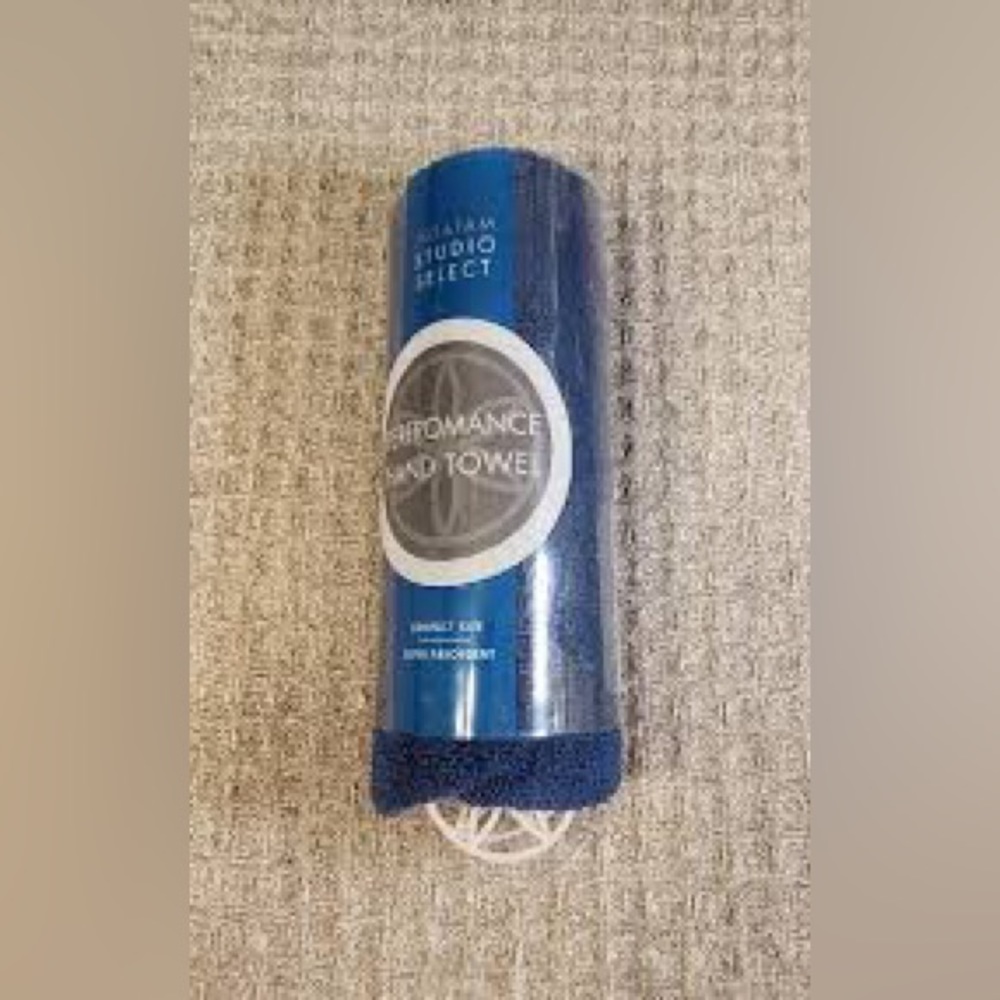 ISO Gaiam Studio Select Performance Hand Towel